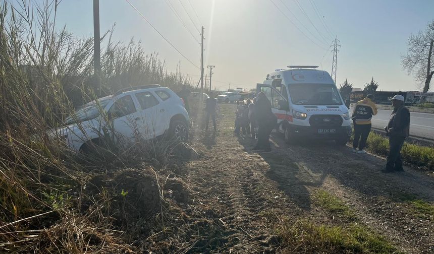 Manavgat'ta otomobil tarlaya uçtu