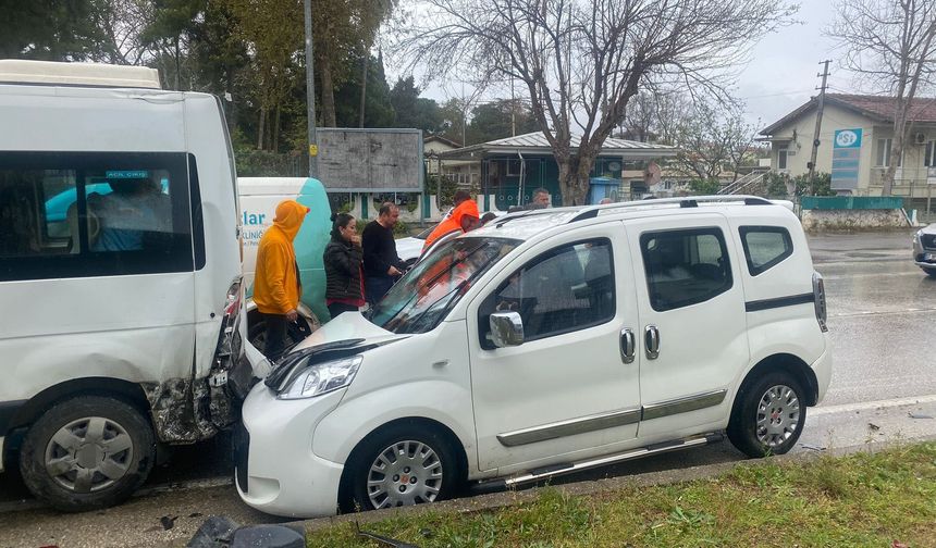 Antalya'da zincirleme kaza