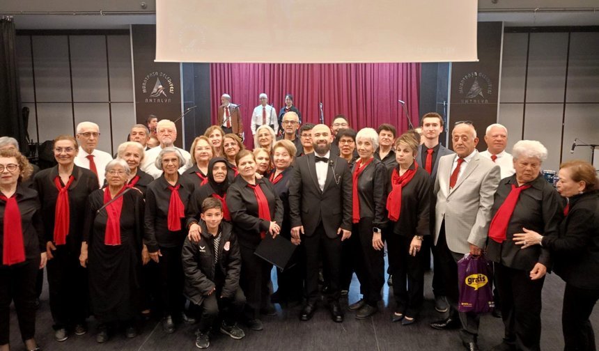 Muratpaşa'da türkü gecesi