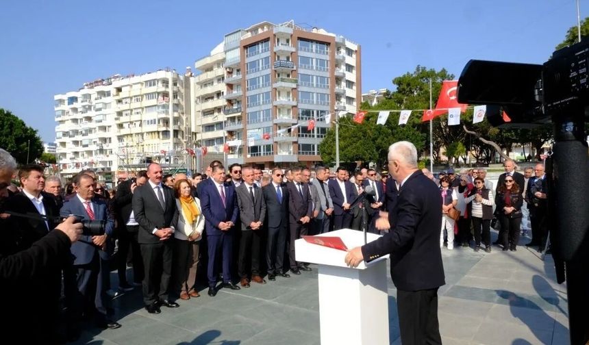 Atatürk’ün Antalya’ya geliş töreninde İmamoğlu’nun mektubu okundu