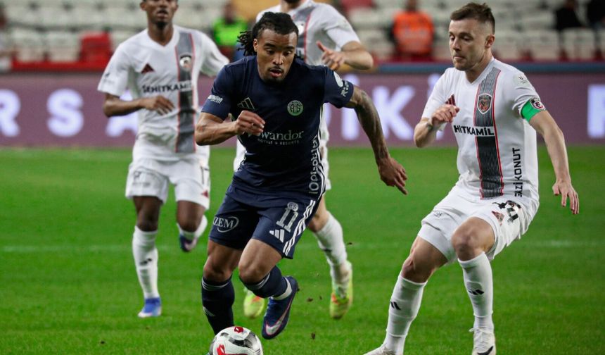 Antalya'da ilk yarı sona erdi