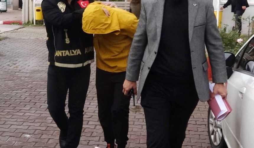 Antalya'da pompalı tüfek dehşeti