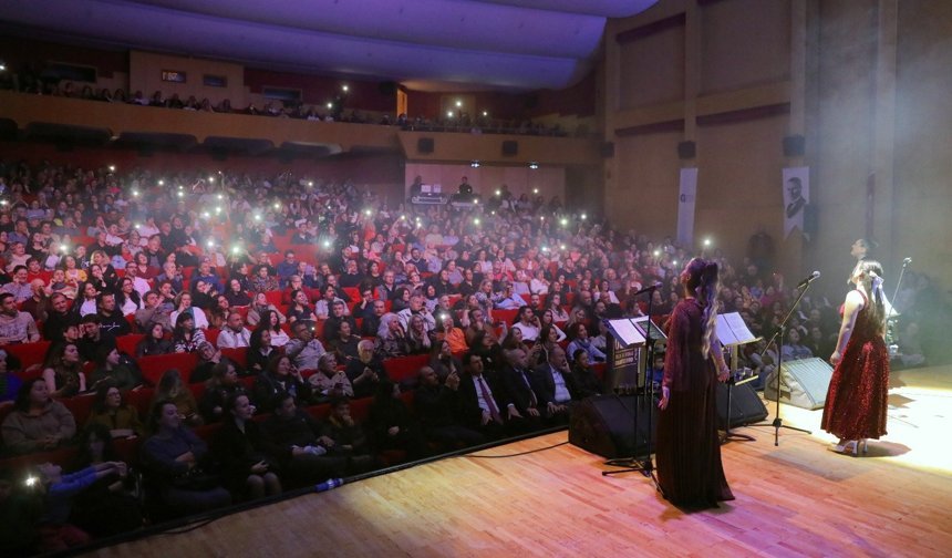 Konser büyük alkış aldı
