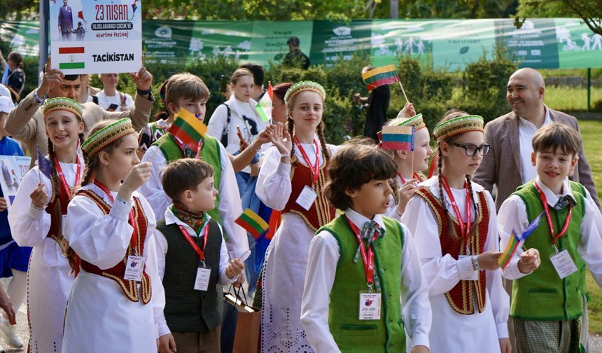 Antalya'da Sevgi Korteji