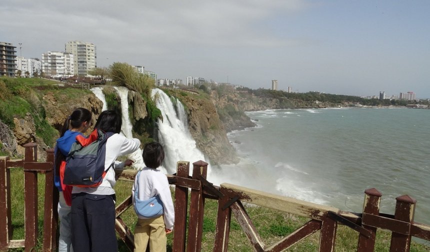 Falezlerde ilginç manzara