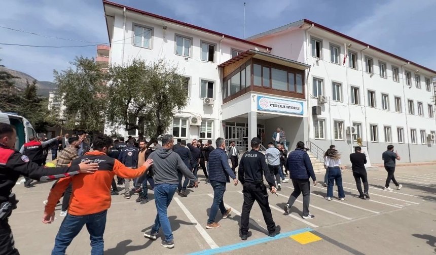 'Okullar güvenliğini kaybetti!'