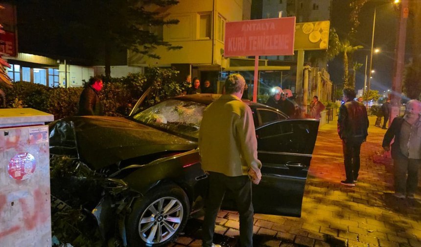 Muratpaşa'da feci kaza: 1 ölü, 1 yaralı