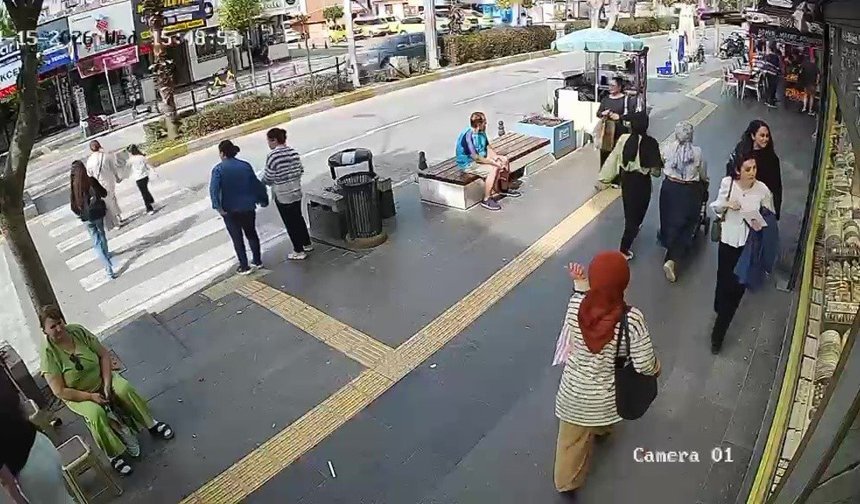 Manavgat'ta yayalara çarpıp kaçtı