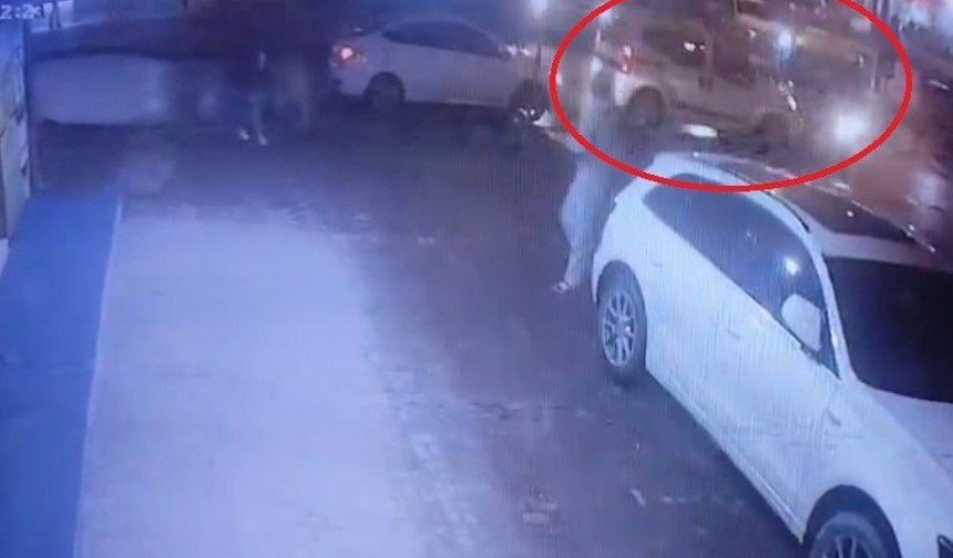 Ters yönden gelen araç kazaya neden oldu