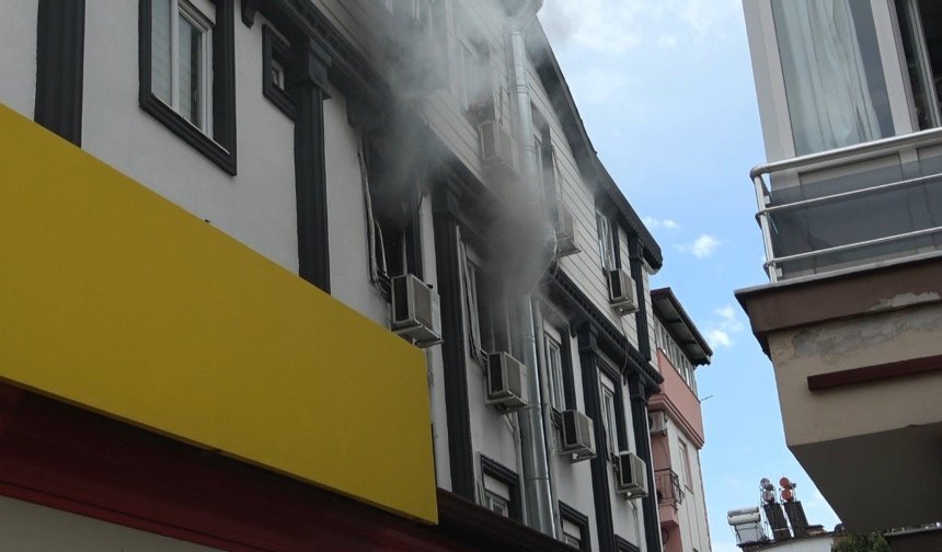 Antalya'da yangın paniğe neden oldu