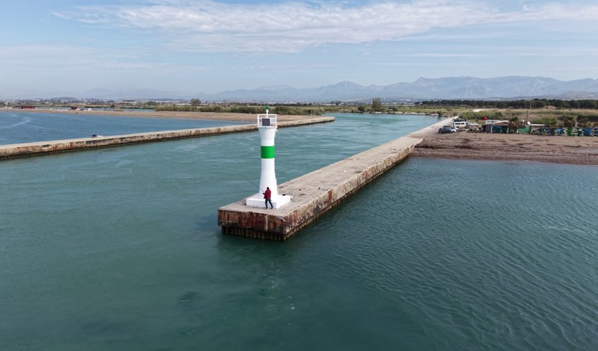 Manavgat'ta deniz fenerleri yenilendi
