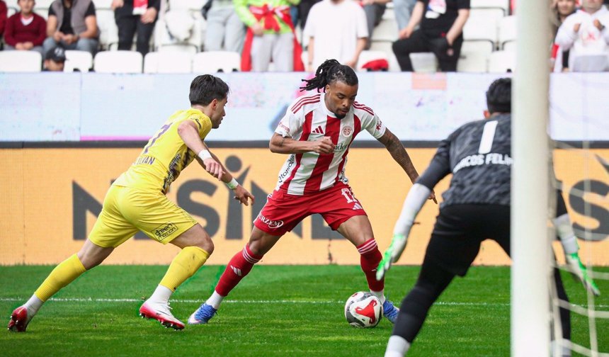 Antalya'da ilk yarı sona erdi