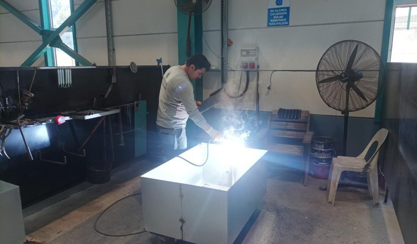 Kepez’de çöp konteyneri seferberliği