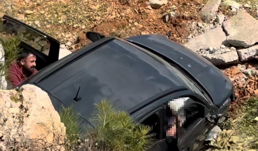 Antalya'da otomobil şarampole düştü: 1 ölü, 3 yaralı