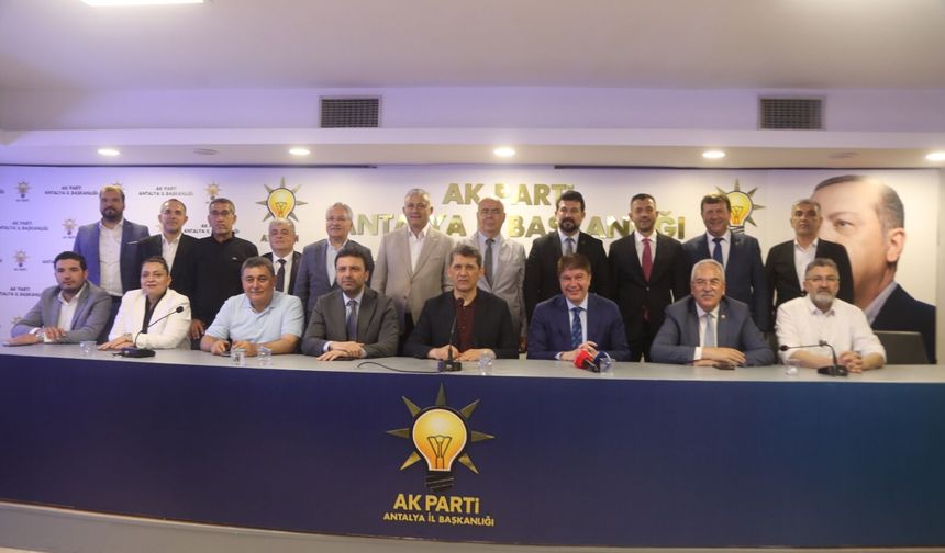 AK Parti Antalya teşkilatında bayramlaşma