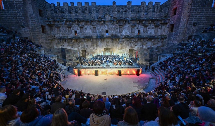 Aspendos'ta konser coşkusu