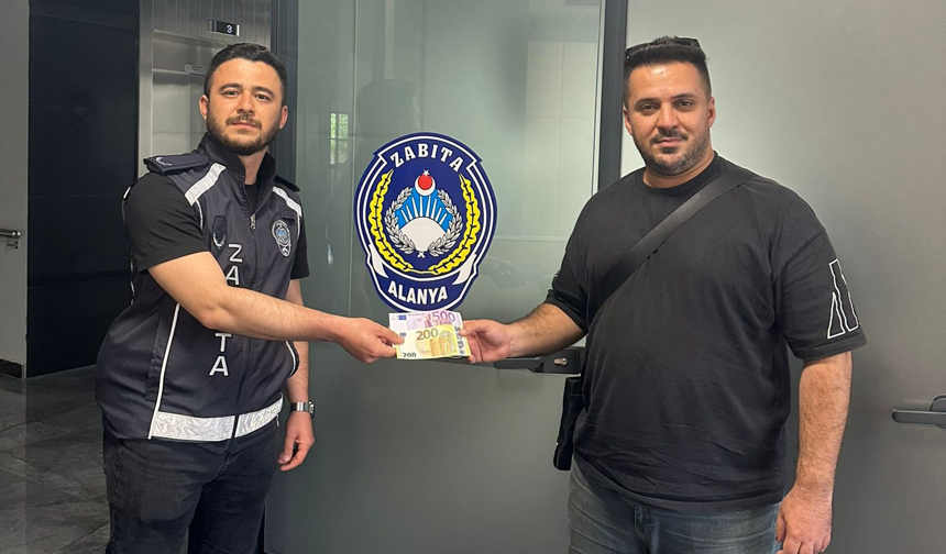 Alanya’da 700 Euro düşüren esnafın mutlu sonu