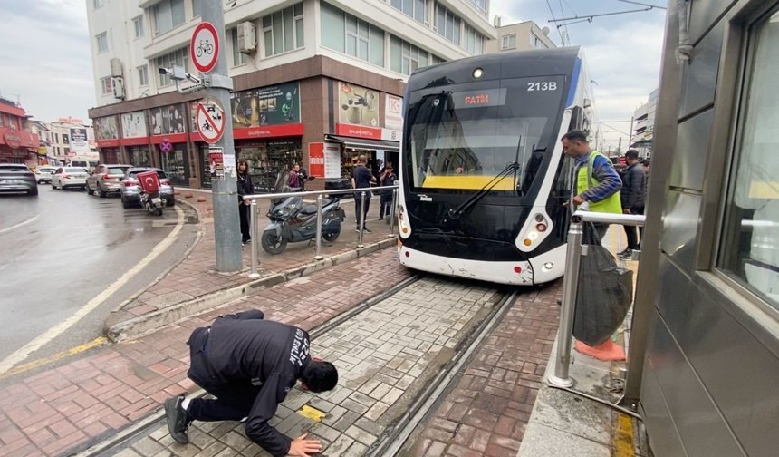 Tramvayda yavru kedi alarmı