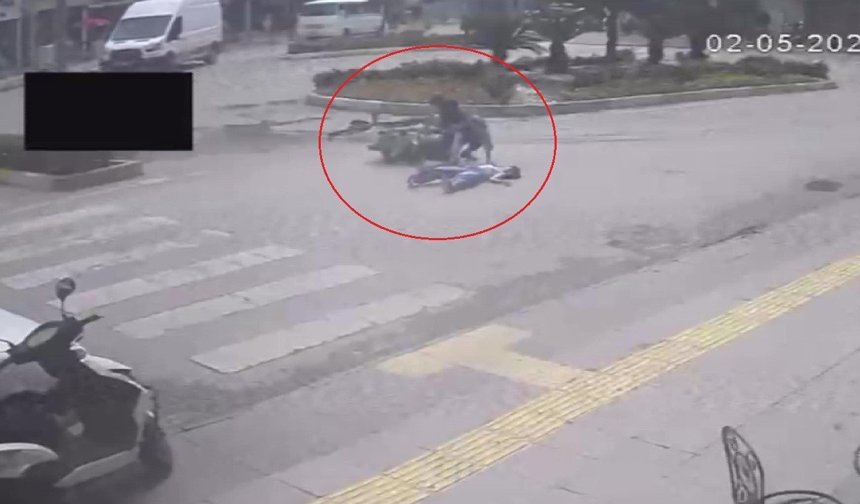 Manavgat'ta yaya geçidindeki kaza kameralara yansıdı