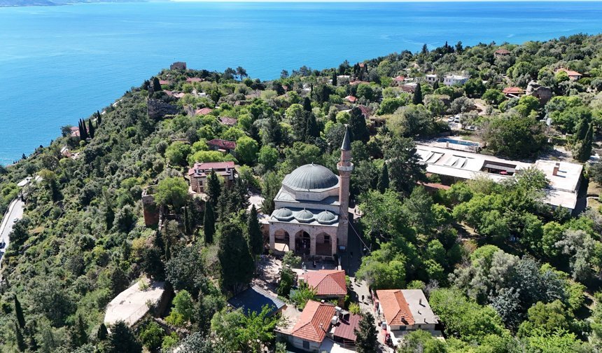 Alanya'da 800 yıllık miras turist akınına uğruyor