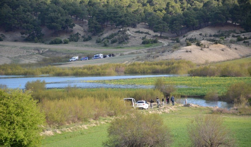 Kübra'nın cesedi barajda aranıyor