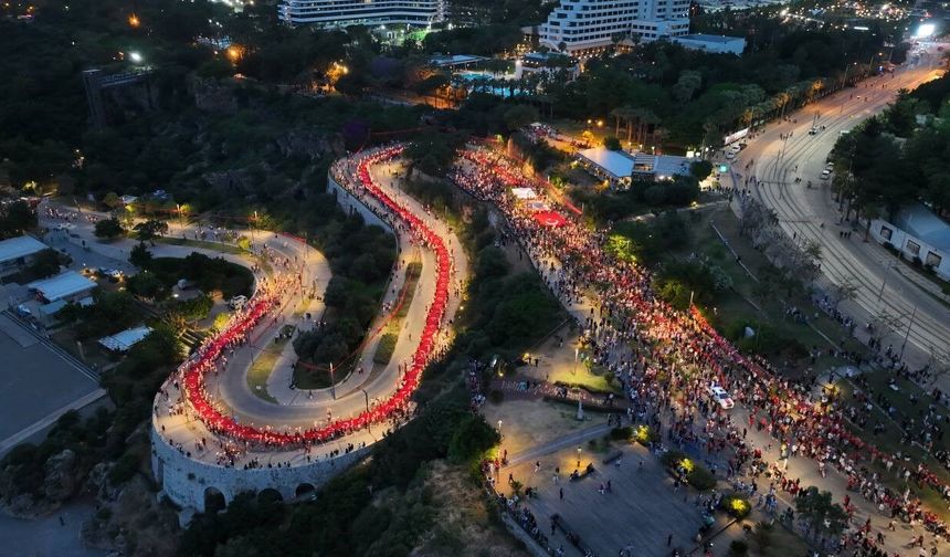 Antalya'da 19 Mayıs coşkuyla kutlandı
