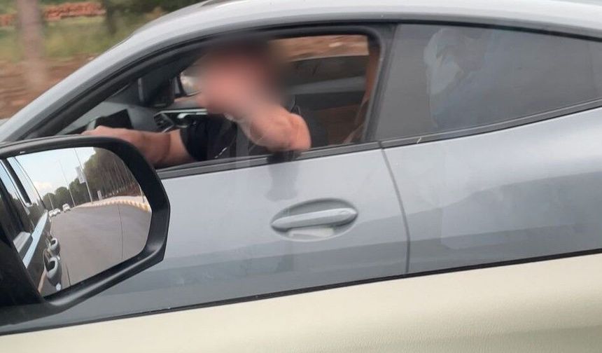 Antalya'da trafikte kavga kameraya yansıdı