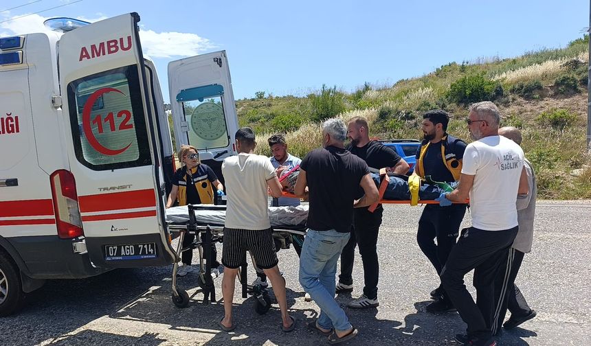 Manavgat'ta devrilen traktörden mucize kurtuluş