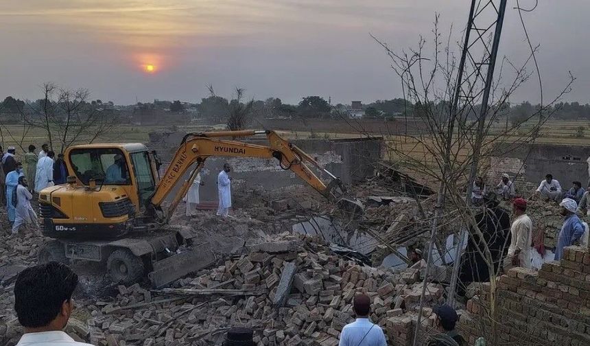 Karakola bombalı saldırı: 12 ölü, 2 yaralı
