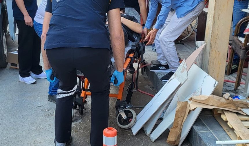 Serik’te bıçaklı saldırgan kaçtı