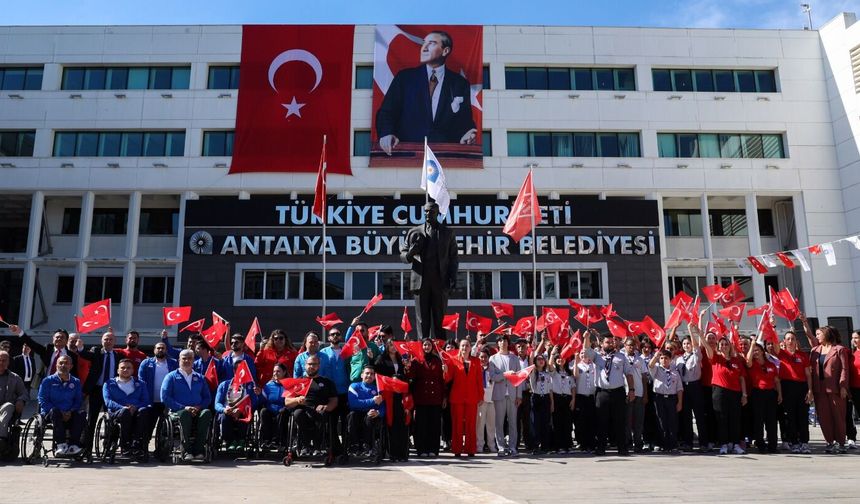 Büyükşehir'de 19 Mayıs töreni
