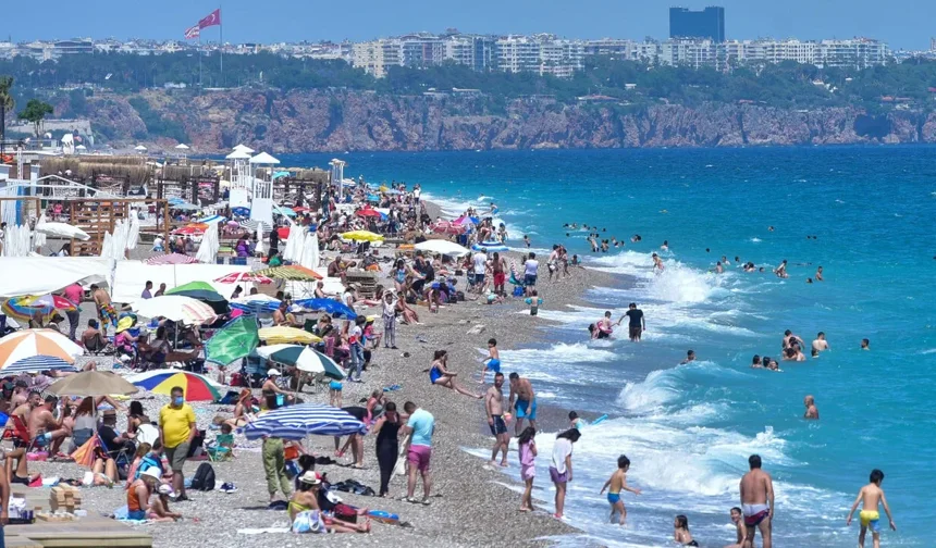 9 günlük tatilde Antalya’nın yüzü gülecek