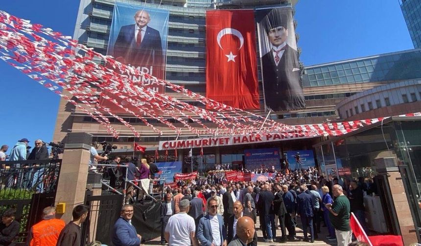 Kemal Kılıçdaroğlu CHP Genel Merkezi'nde