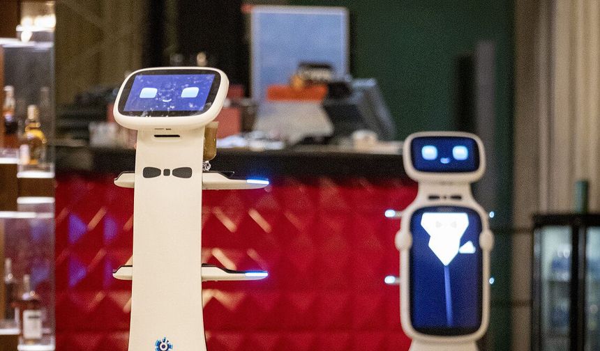 Antalya'da robotlar hizmete başladı