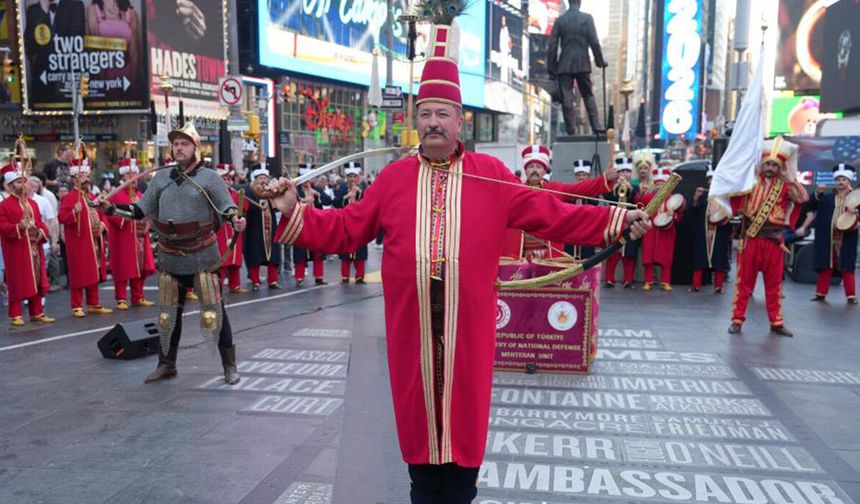 Mehter Takımı New York’un Times Meydanı'nda büyük ilgi gördü