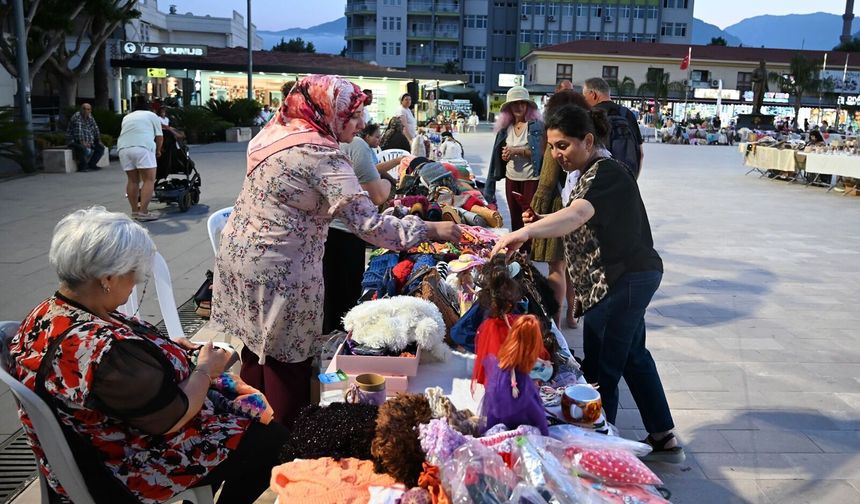 Kemer'de kadınlardan kermes