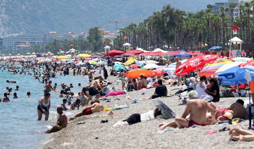 Serinlemek isteyen sahile akın etti