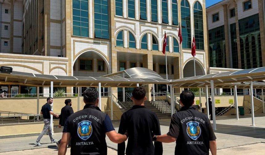 Antalya’da 'Devlet biziz' paylaşımına gözaltı!