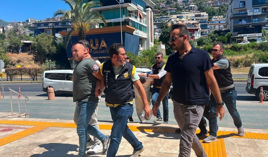 Alanya'da pompalı tüfekle dehşet saçtı: 1 ölü, 3 gözaltı