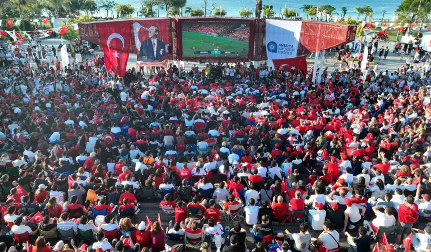 Antalya’daki milli maç gösterimleri iptal edildi