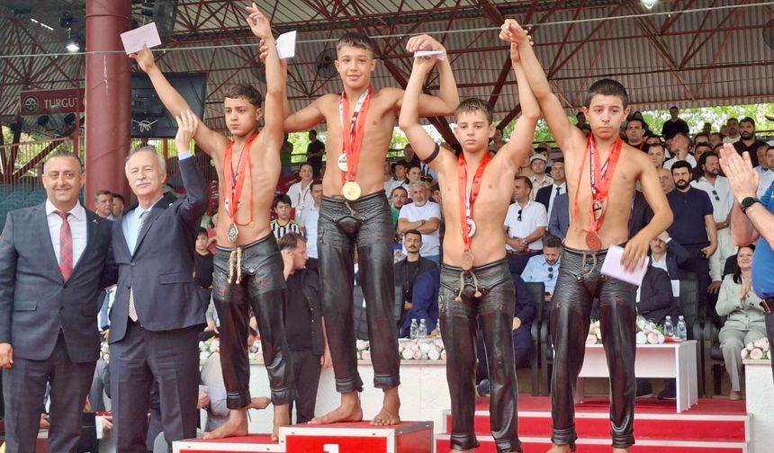 Manavgat'a ilk şampiyonluğu yaşattı