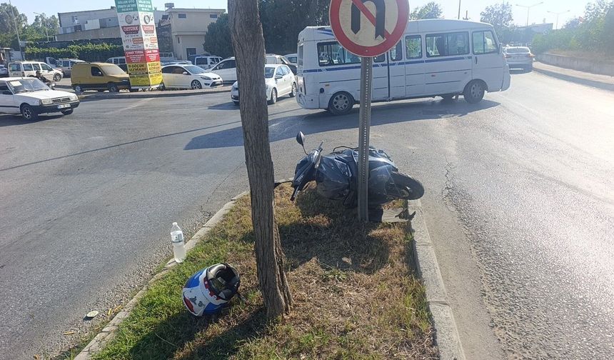 Otomobil ile motosiklet çarpıştı