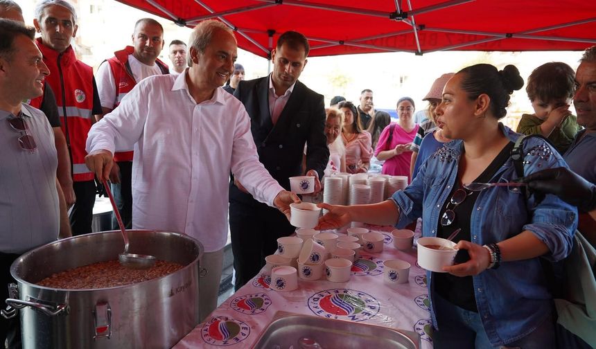 Başkan Kocagöz'den aşure ikramı