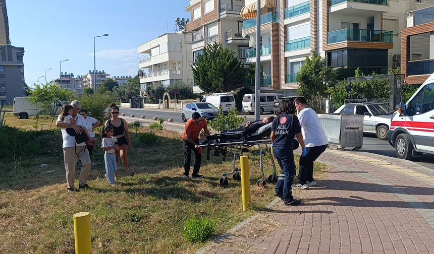 Manavgat'ta ticari taksi kaza yaptı: 4 yaralı