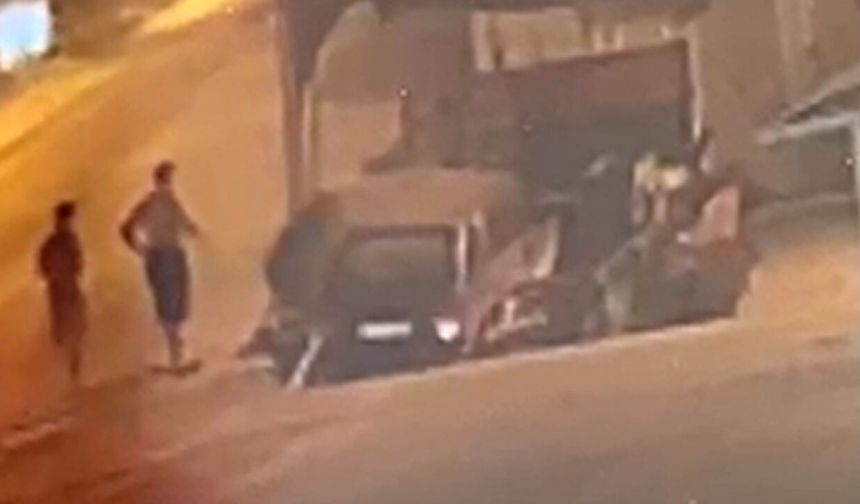 Serik'te otomobil iş yerine daldı