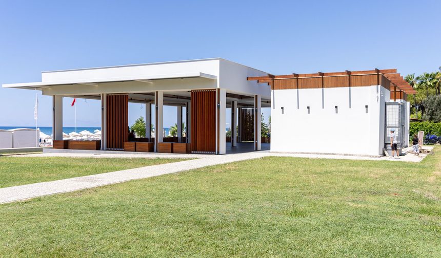 Side Beach Cafe'de çalışmalar devam ediyor