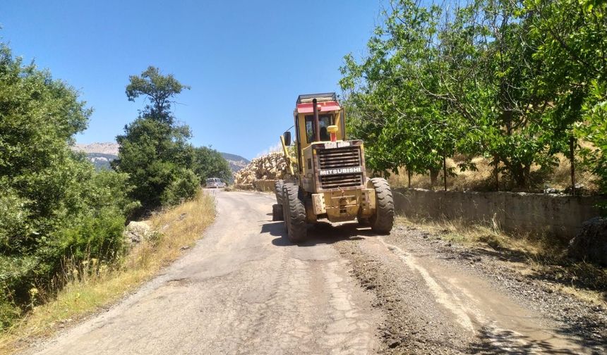 Büyükşehir'den kırsalda yol çalışması