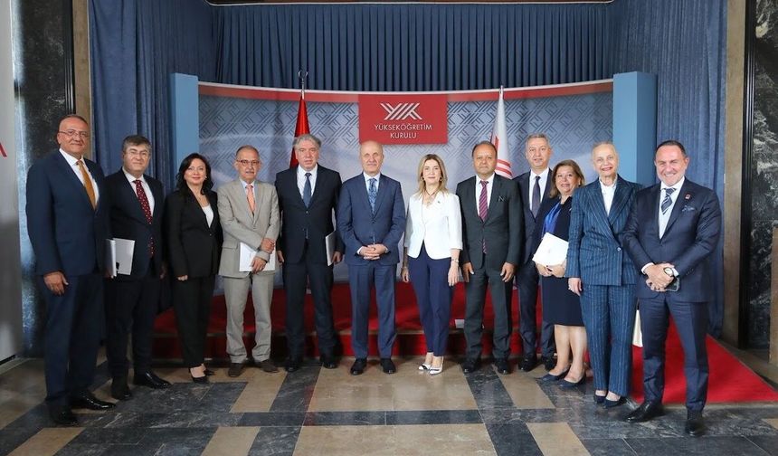 Yeni rektörlerin mazbataları verildi