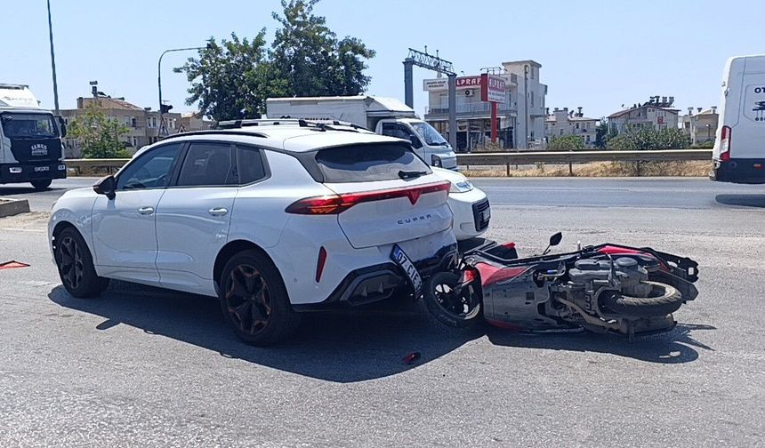 Motosiklete arkadan çarptı