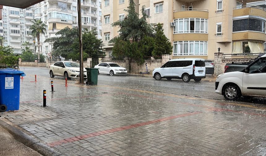 Alanya'da yağış etkili oldu